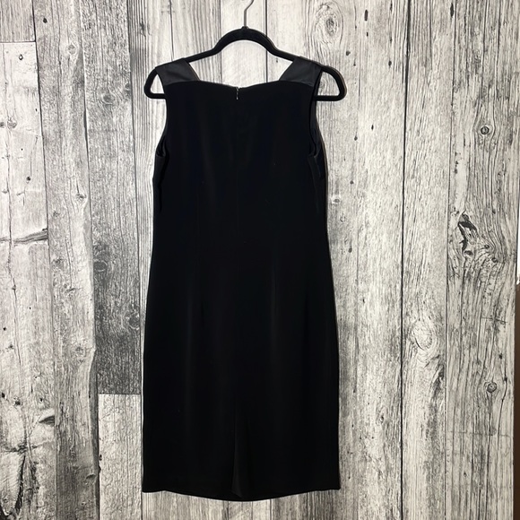 Mikane Sheath Square Neck Dress, Back Zip, sleeveless. - Picture 3 of 11